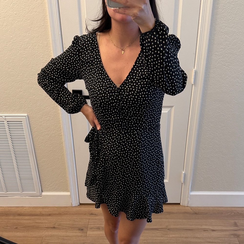 Abercrombie & Fitch Black and White Long Sleeve Dress